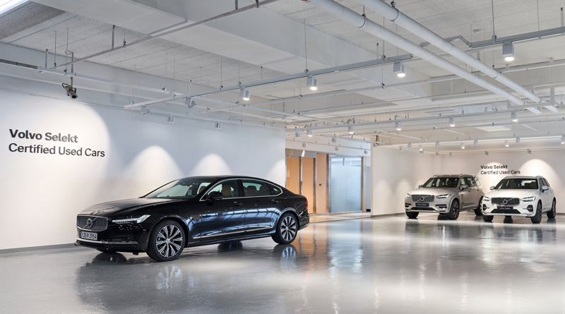 볼보자동차코리아가 신규 오픈한 인증중고차 전시장 '볼보 셀렉트(SELEKT) 강서 전시장'에 차량이 전시돼 있다. 볼보자동차코리아 제공