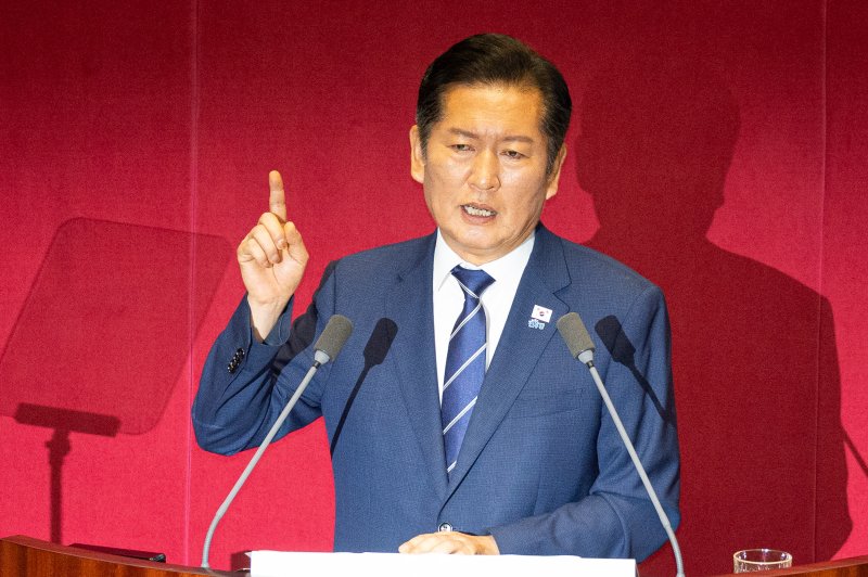 정청래 더불어민주당 대표가 9일 서울 여의도 국회에서 열린 제429회 국회(정기회) 제2차 본회의에서 교섭단체 대표 연설을 하고 있다. 2025.9.9/뉴스1 ⓒ News1 유승관 기자