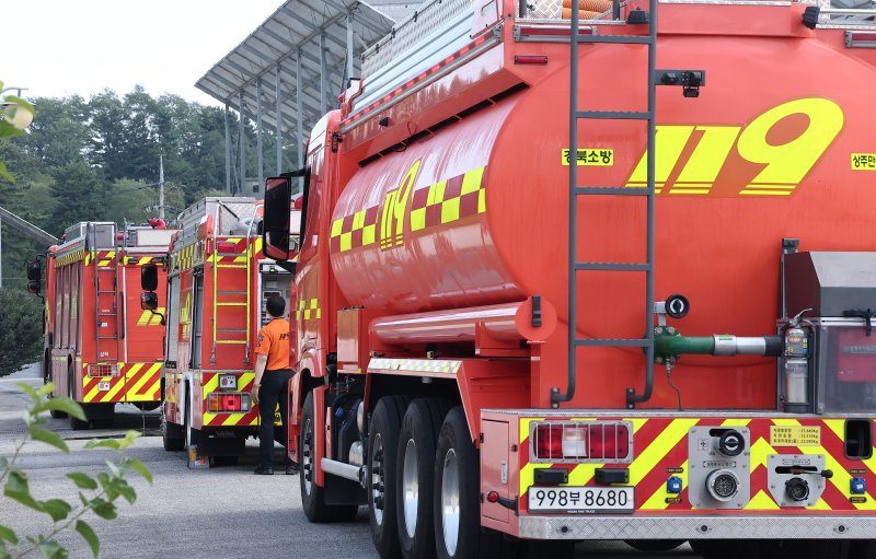 강원 강릉시 홍제정수장에서 전국에서 달려온 소방차들이 급수하고 있다. 2025.8.31/뉴스1 ⓒ News1 김성진 기자