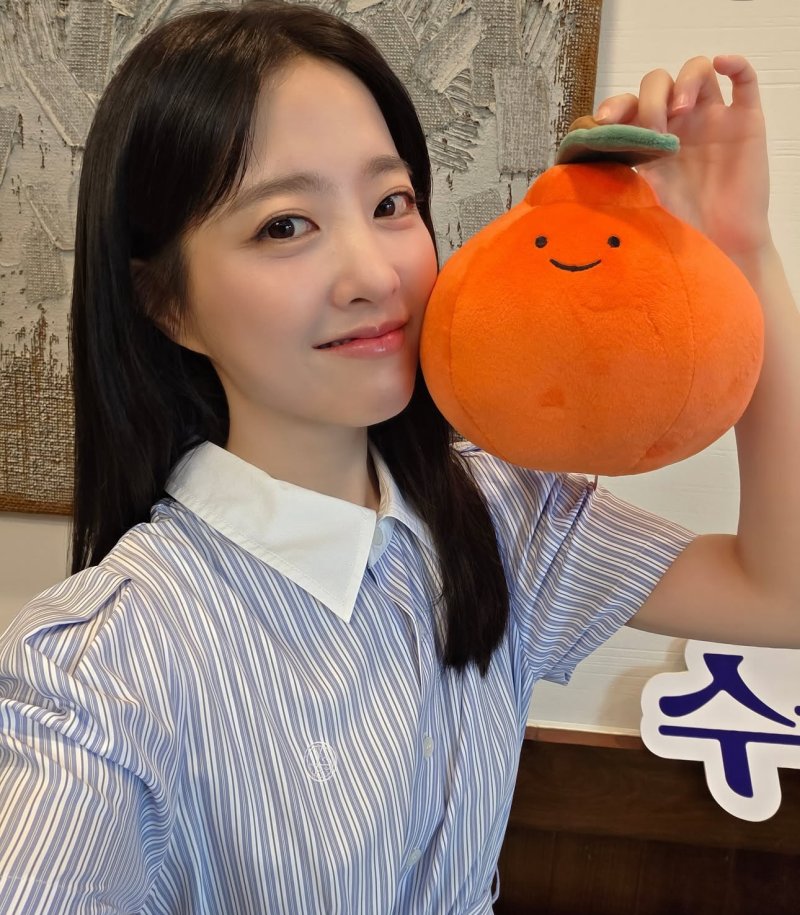 35세 박보영 동안미모 여전해…가방 속 '와르르'