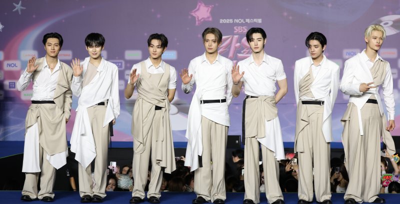 '감다살' 패션 센스…지드래곤, 8주 연속 1위 [스타1픽]