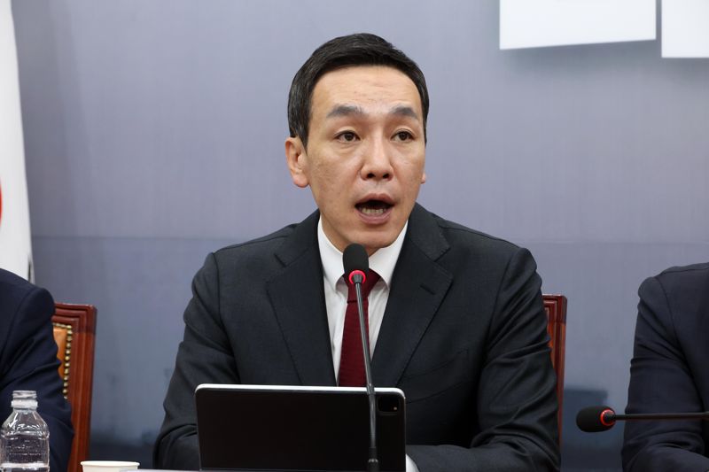 김민수 국민의힘 최고위원이 8일 서울 여의도 국회에서 열린 최고위원회의에서 발언하고 있다. 사진=박범준 기자