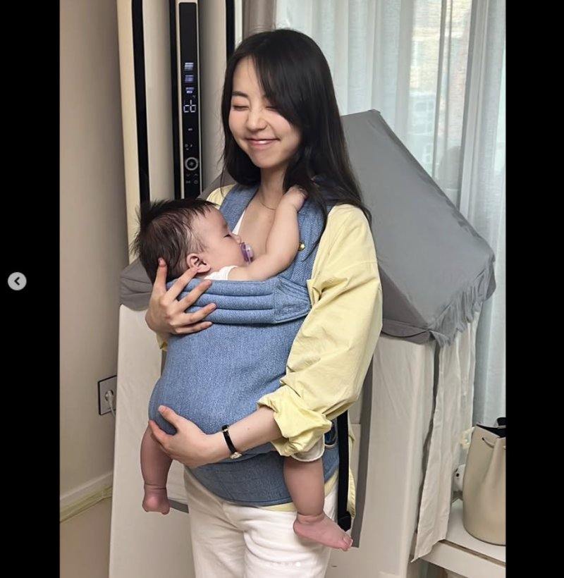 '애둘맘' 혜림, '아기띠' 한 소희 공개 "고마워요 원더 이모들" [N샷]