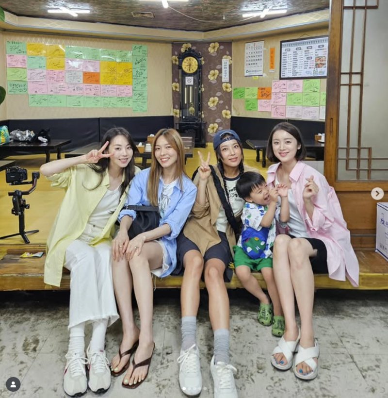 '애둘맘' 혜림, '아기띠' 한 소희 공개 "고마워요 원더 이모들" [N샷]