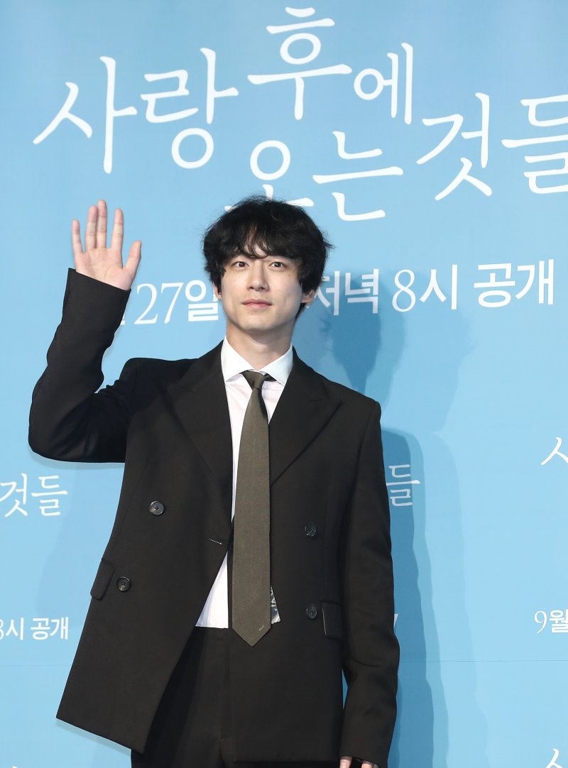 日 사카구치 켄타로, 연상의 스태프와 동거설…삼각관계 의혹까지