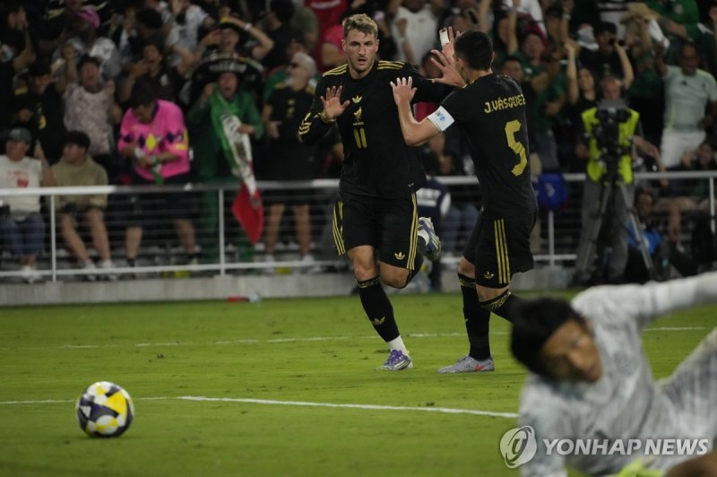 멕시코의 산티아고 히메네스(11번) (출처=연합뉴스)