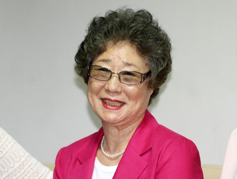 61년 전 성폭행범 혀를 깨물어 집행유예 확정판결을 받았던 최말자 씨가 10일 오후 부산 연제구 부산지방법원에서 열리는 재심 선고공판을 기다리고 있다. 2025.9.10/뉴스1 ⓒ News1 윤일지 기자