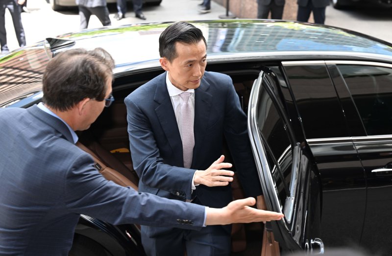 [서울=뉴시스] 김명년 기자 = 김동관 한화그룹 부바카라사이트 뱃무브이 28일 서울 중구 롯데호텔에서 열린 빈 자이드 알 나하얀 아랍에미리트(UAE) 대통령과의 간담회에 참석하고 있다. (공동취재) 2024.05.28. photo@newsis.com