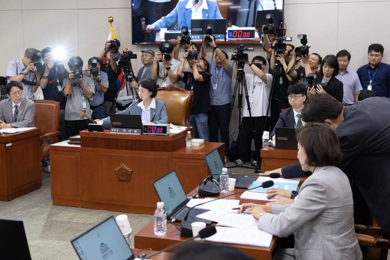 추미애 에볼루션 바카라 무료 법제사법위원장이 10일 서울 여의도 에볼루션 바카라 무료에서 열린 제429회에볼루션 바카라 무료(정기회) 제3차 전체회의에서 의사봉을 두드리고 있다. 2025.9.10/에볼루션 바카라 무료1 ⓒ News1 이승배 기자