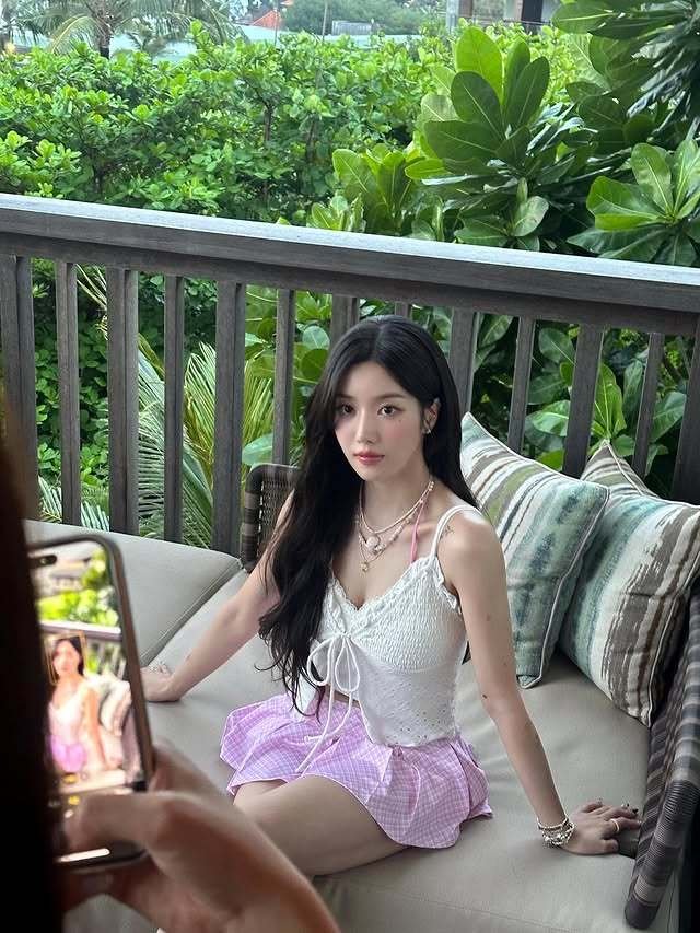 권은비, 발리 워터밤 여신 등극…글래머 몸매