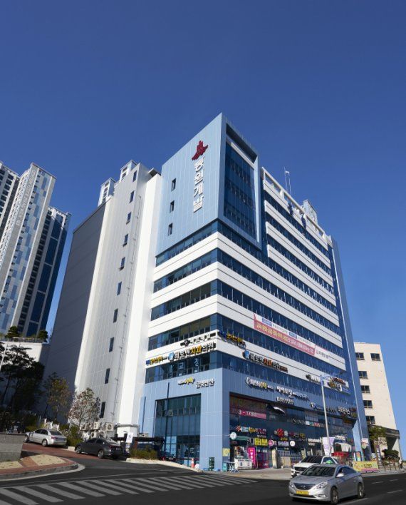 올해로 창립 50주년을 맞은 '건설명가' 동원개발 부산 민락동 본사 사옥. 동원개발 제공