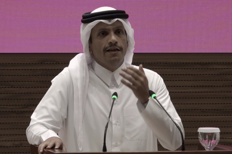 가자지구 전쟁 휴전 중재국인 카타르의 셰이크 무함마드 빈 압둘라흐만 알사니 총리는 10일(현지시간) 이스라엘의 카타르 도하 공습은 "국가 테러"라며 베냐민 네타냐후 이스라엘 총리는 법의 심판을 받아야 한다고 밝혔다. 사진은 알사니 총리가 전날 카타르 도하에서 기자회견하는 모습.AP뉴시스