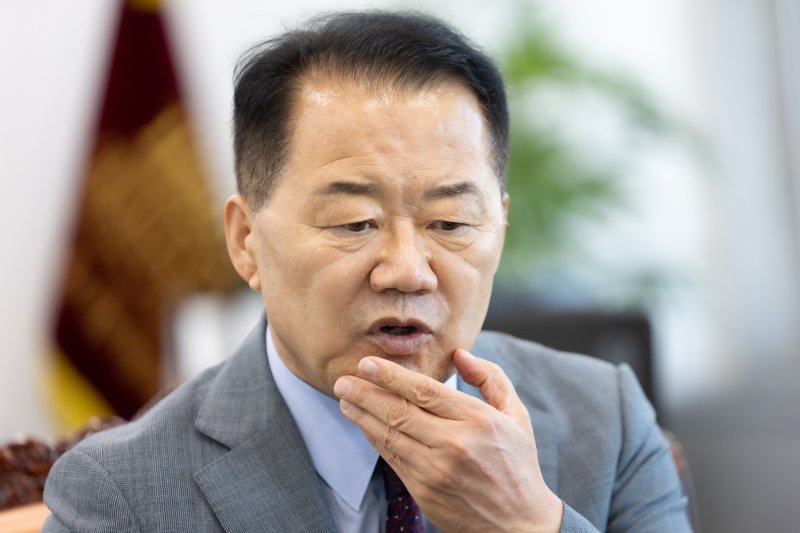 신성범 국회 정보위원장이 10일 서울 여의도 국회에서 뉴스1과 인터뷰하고 있다. ⓒ News1 유승관 기자