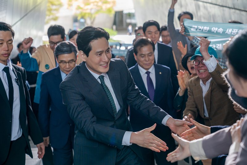 '열일'하는 박해준, 문소리·염정아 이어 전지현의 남자 [N이슈]