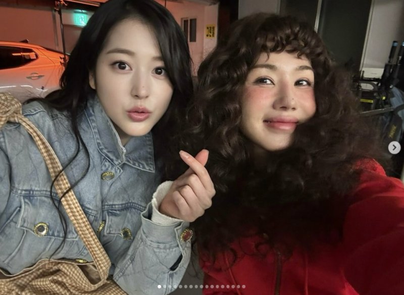 엄정화, '장원영 언니' 장다아와 투샷…'2인1역' 닮은꼴 [N샷]