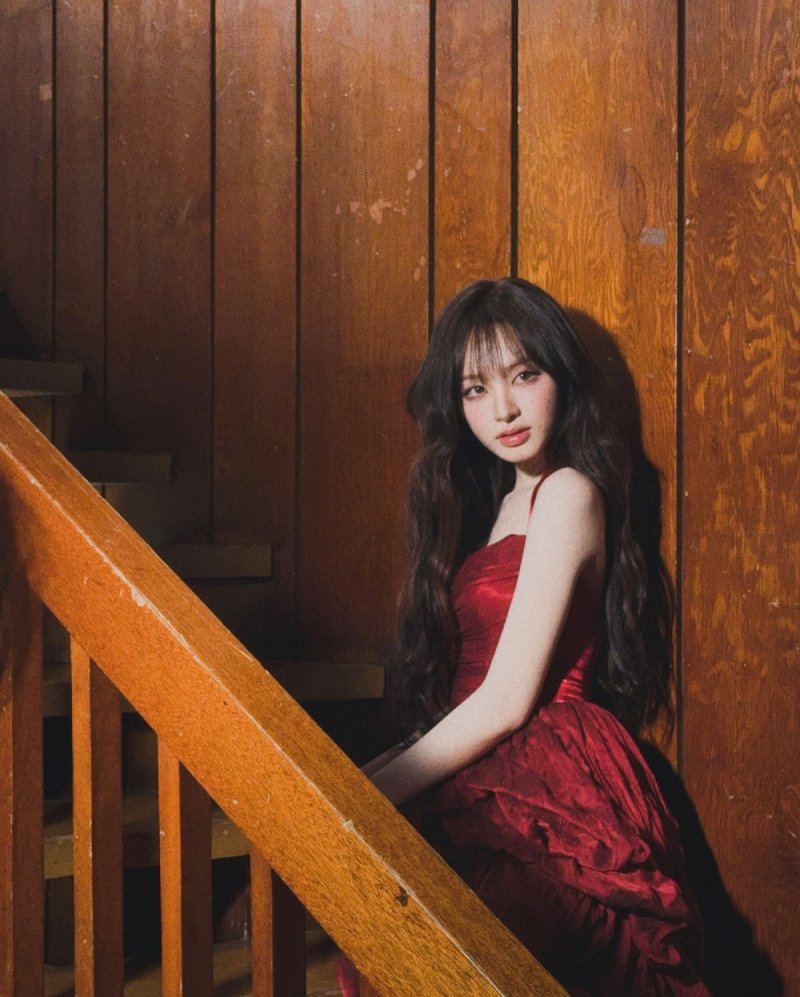 갈수록 예뻐지는 아이브 리즈, 드레스 입고 물오른 비주얼