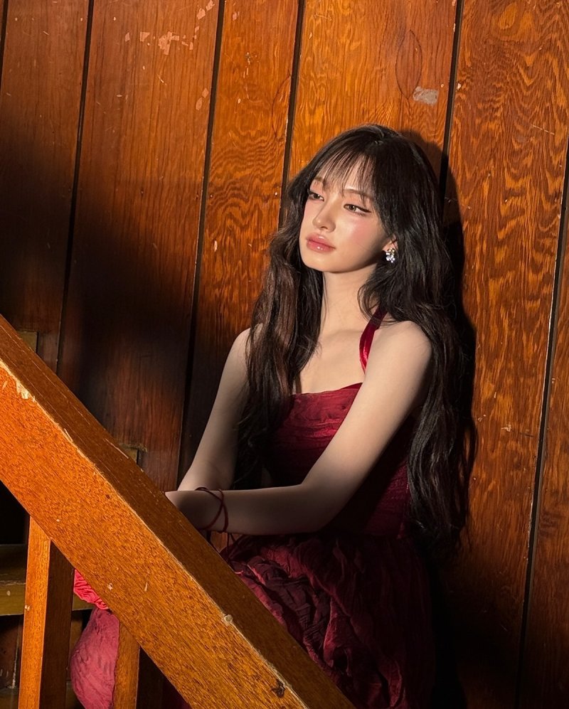 갈수록 예뻐지는 아이브 리즈, 드레스 입고 물오른 비주얼