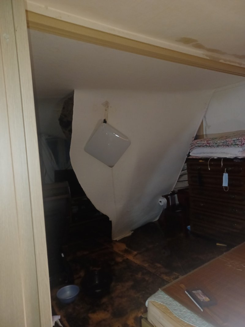 [제주=뉴시스] 집중호우가 이어진 12일 오전 제주 서귀포시 표선면 주택에서 침수 피해가 발생해 소방당국이 안전조치에 나서고 있다. (사진=제주소방안전본부 제공) 2025.09.12. photo@newsis.com