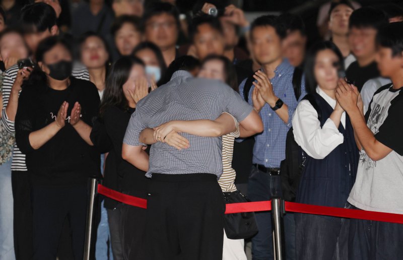 美 구금자가 밝힌 '악몽의 일주일' "곰팡이 핀 침대 뿐만 아니라..."