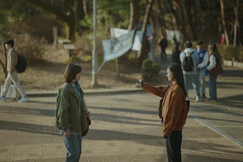 [주말의 OTT]전지현&middot;강동원 이 조합 귀하다