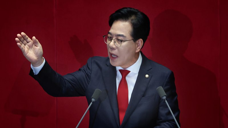 [서울=바카라사이트 온카판] 김금보 기자 = 송언석 국민의힘 원내대표가 10일 오전 서울 여의도 바카라사이트 온카판서 열린 제429회국회(정기회) 제3차 본회의에서 교섭단체 대표연설을 하고 있다. 2025.09.10. kgb@newsis.com