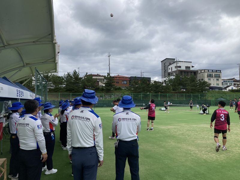 제20회 시·도 친선 체육대회 종목중 하나인 족구대회가 12~13일 안동 낙동강수변공원에 개최됐다. 대회 운영본부 모습. 독자 제공