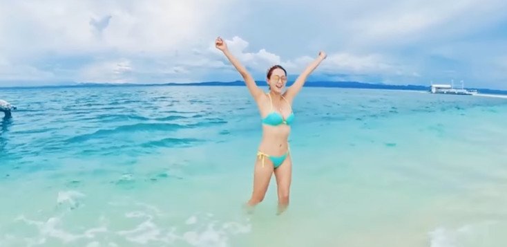 오정연, 필리핀 바다서 '만세'…늘씬 비키니 자태 [N샷]