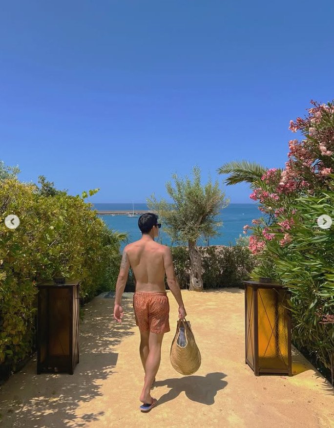 한예슬, 늘씬 튜브톱 비키니 자태…10세 연하 남편 듬직 뒤태 자랑