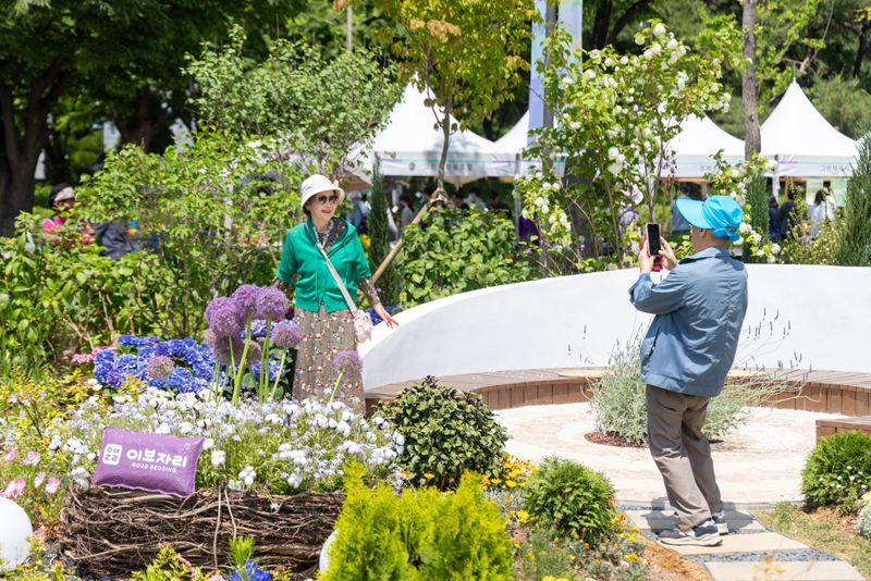 2025 서울국제정원박람회에 조성된 이브자리 '새록새綠' 정원. 이브자리 제공