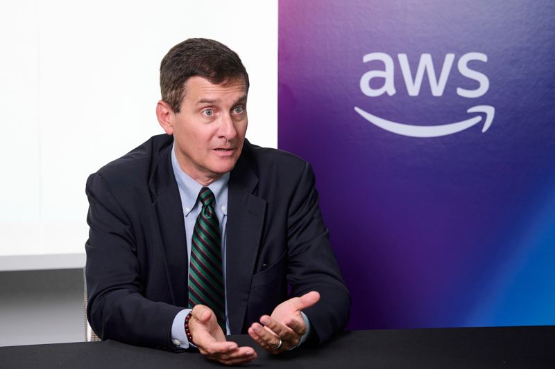 제프 크라츠 AWS 공공부문 부사장이 지난 12일 서울 중구 대한상공회의소에서 본지와 인터뷰하고 있다. AWS 제공