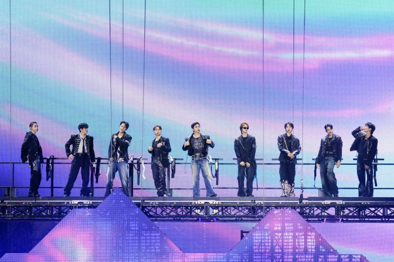 열셋도 아홉도 세븐틴…13人 다인원의 절대값은 항상 최대치