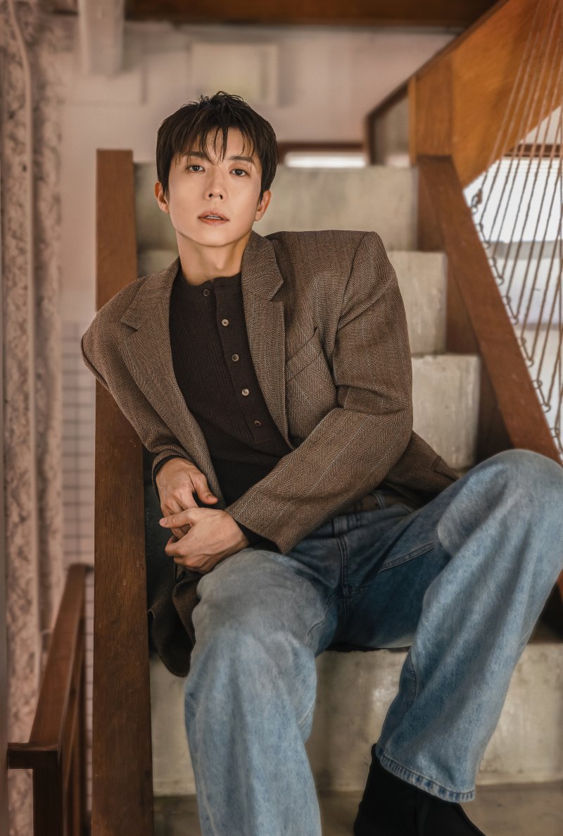 2PM 장우영 "17주년 신기하고 감사…완전체 너무 하고 싶지만"