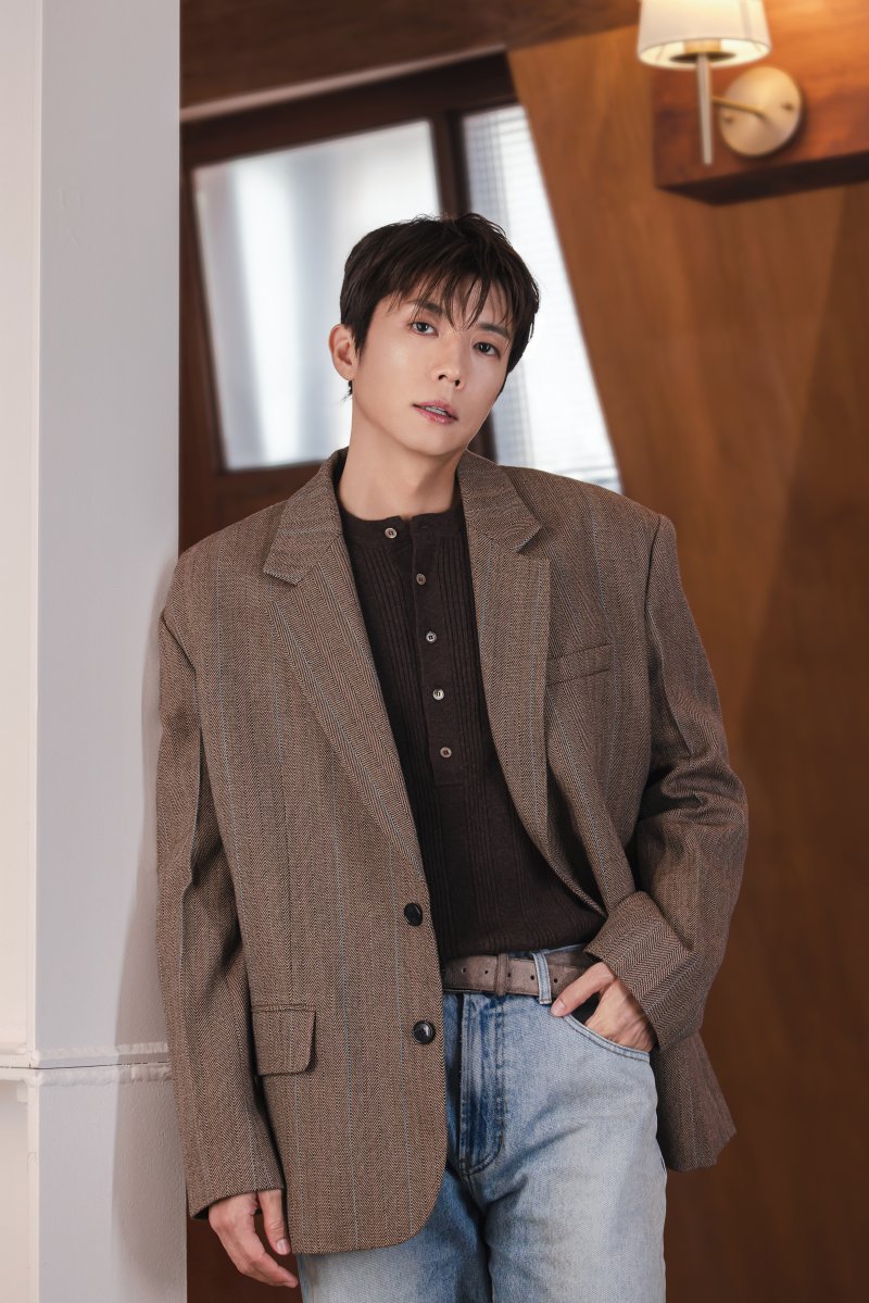 2PM 장우영 "17주년 신기하고 감사…완전체 너무 하고 싶지만"