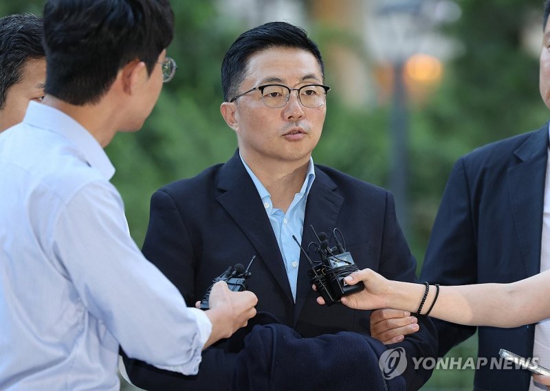 특검 들어서며 답변하는 김예성 (출처=연합뉴스)