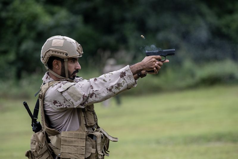육군은 지난 10부터 15일 일정으로 '제2회 국방부장관배 국제 저격수 경연대회(K-ISC)를 개최했다. 사진은 대회에 참가한 각국 저격수들이 보조화기(권총)을 이용한 사격을 실시하는 모습. 육군 제공