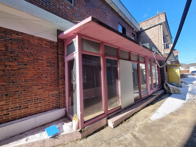 파주시가 성매매 집결지 위반 건축물을 대상으로 12차 행정대집행을 단행하고 있다. 파주시 제공