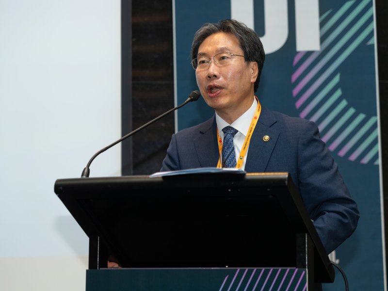 최장혁 개인정보보호위원회 부위원장이 15일 서울 용산구 그랜드 하얏트 서울에서 개최된 '오픈소스 데이'에서 환영사를 하고 있다. 개인정보보호위원회 제공