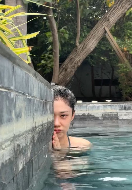 '44세' 장나라, 수영복 입은 모습 이례적 공개…늙지 않는 마법의 미모 [N샷]