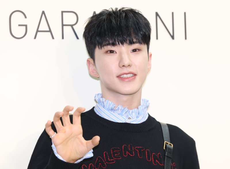 세븐틴 호시, 16일 현역 입대…팀 내 네 번째 軍 복무  