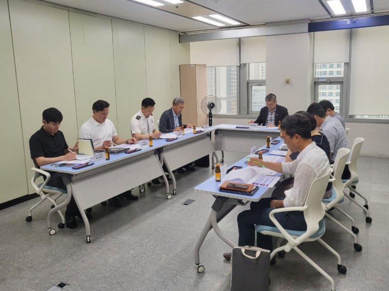 부산시가 도시철도 파업 대비 비상수송대책 마련 회의를 하고 있다. 부산시 제공
