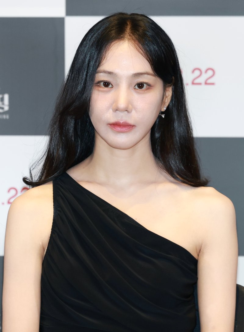 "근황 보여달라"…한지은, 반려 도마뱀 학대 의혹 해명에도 논란 여전 [N이슈]