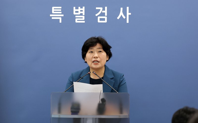 12·3 비상계엄' 관련 내란·외환 사건을 수사하는 내란특검팀 박지영 특검보가 19일 오후 서울 서초구 서울고등검찰청에 마련된 내란특검 사무실에서 정례 브리핑을 하고 있다. 2025.8.19/뉴스1 ⓒ News1 김진환 기자