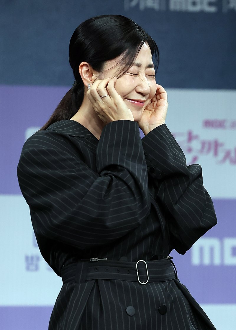 '달까지가자' 라미란 "이더리움 50만원 보유…상담 위해 날 찾지 말길"