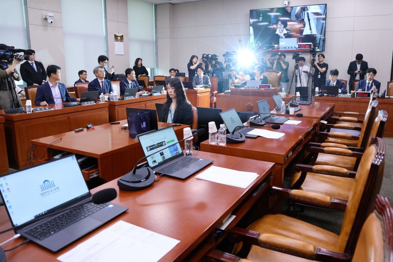 16일 오후 서울 여의도 국회에서 열린 법제사법위원회 전체회의에서 나경원 국민의힘 간사 선임의 건이 부결되고 있다. 2025.9.16/뉴스1 ⓒ News1 신웅수 기자