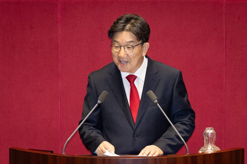 권성동 국민의힘 의원이 11일 서울 여의도 국회에서 열린 제429회 국회(정기회) 제4차 본회의에서 자신에 대한 체포동의안 상정에 신상 발언을 하고 있다. 2025.9.11/뉴스1 ⓒ News1 유승관 기자