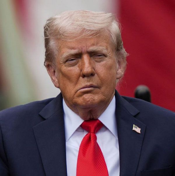 트럼프, 심하게 처지고 비뚤어진 입... 무슨 일이길래