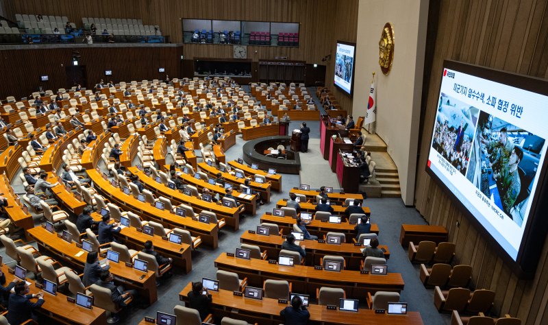 안규백 국방부 장관이 16일 서울 여의도 국회에서 열린 제429회 국회(정기회) 제6차 본회의에서 배준영 국민의힘 의원의 메이저 바카라·통일·안보에 관한 질문에 답하고 있다. 2025.9.16/뉴스1 ⓒ News1 유승관 기자