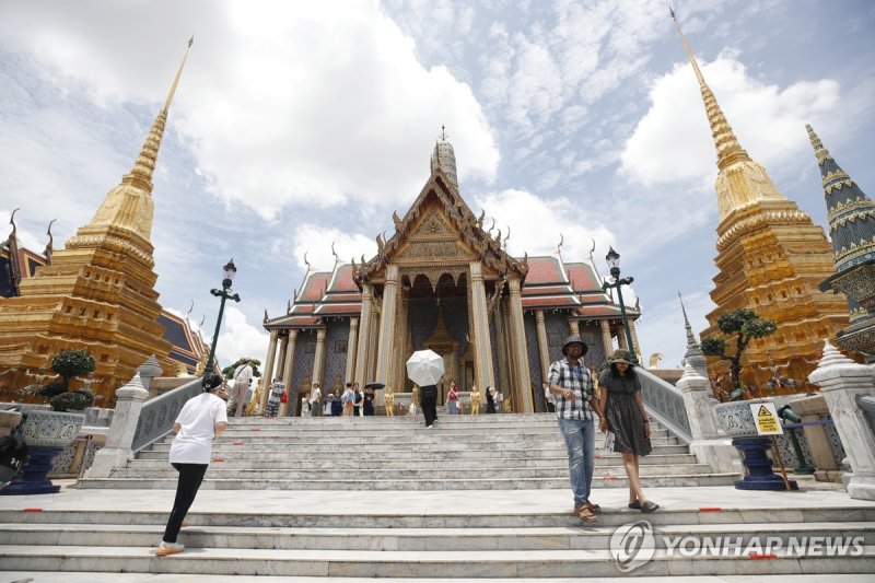 방콕의 외국인 관광객들 (출처=연합뉴스)
