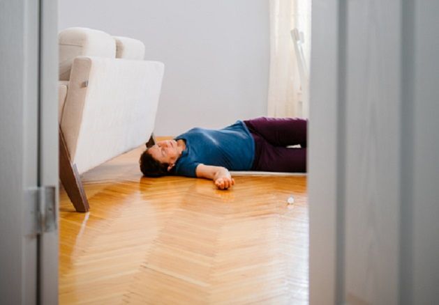 남친이 준 초콜릿 먹고 기절한 40대 여성, 일어났더니... 소름