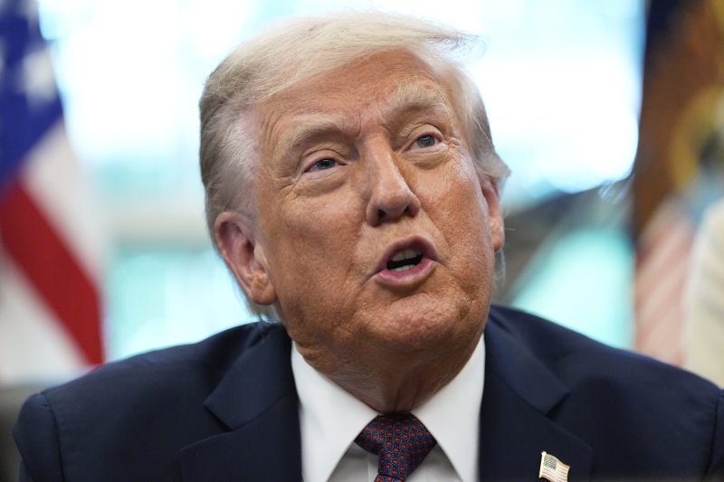 [워싱턴=AP/뉴시스] 사진은 도널드 트럼프 미국 대통령이 지난 15일(현지 시간) 미국 워싱턴DC 백악관 집무실에서 발언하고 있는 모습. 2025.09.16.